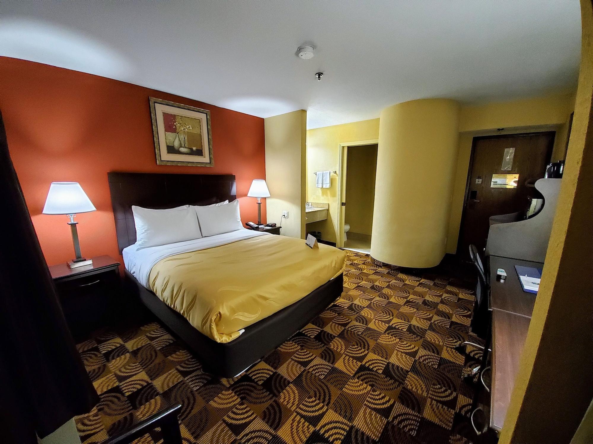 Quality Inn Brunswick Cleveland South Eksteriør billede