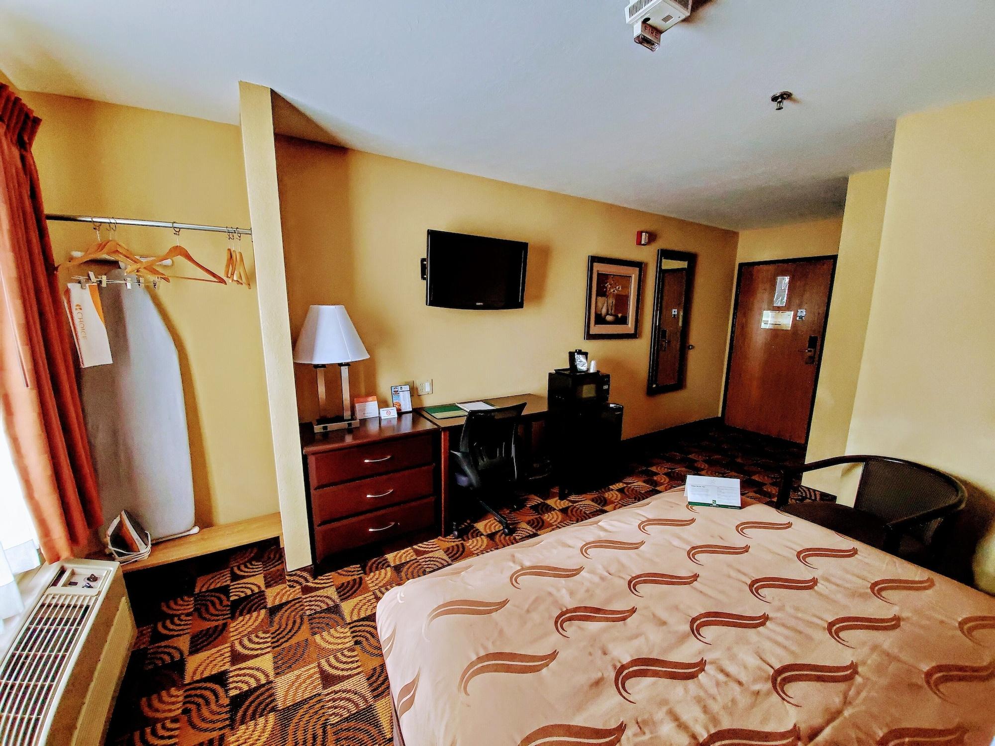 Quality Inn Brunswick Cleveland South Eksteriør billede