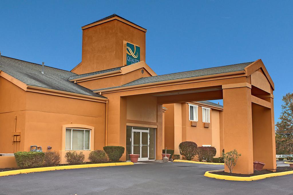 Quality Inn Brunswick Cleveland South Eksteriør billede