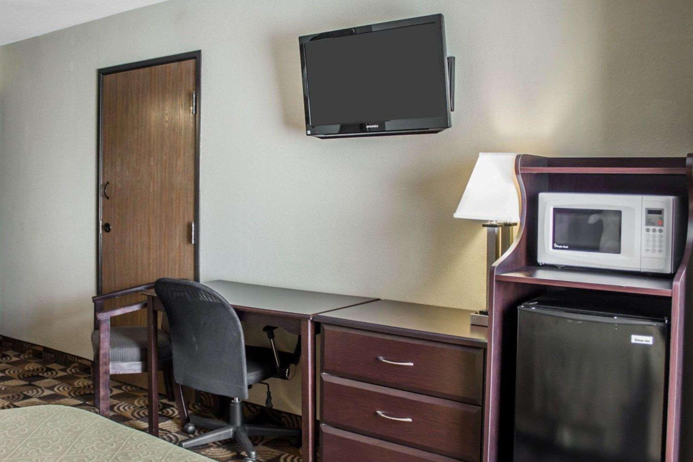 Quality Inn Brunswick Cleveland South Eksteriør billede