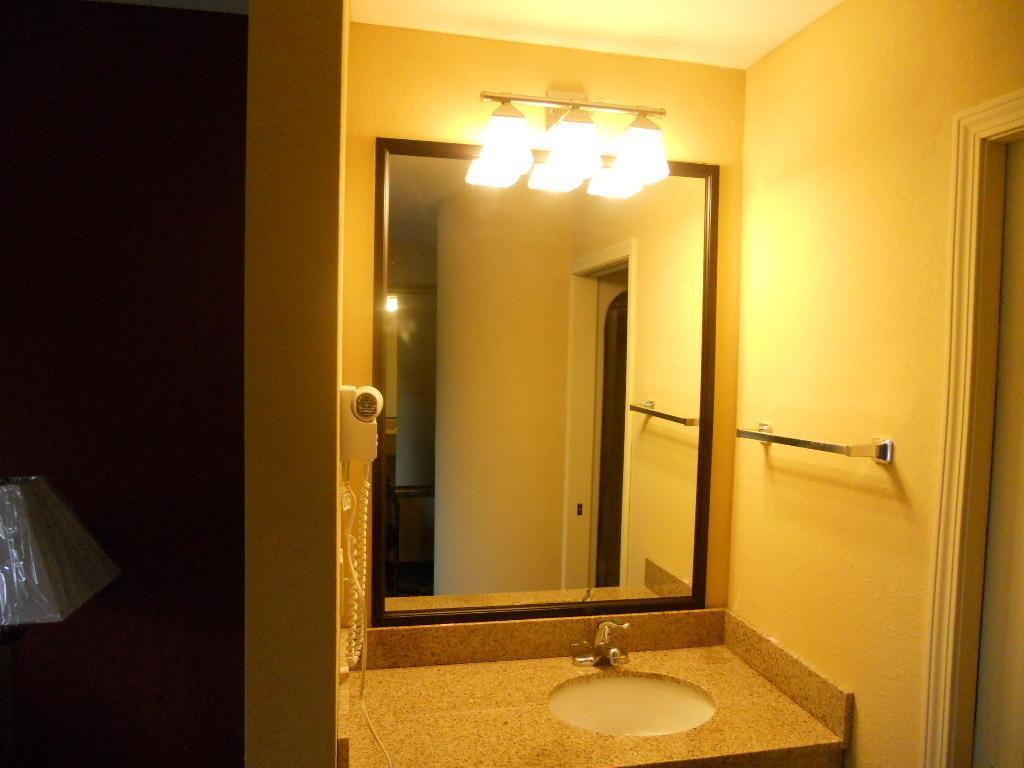 Quality Inn Brunswick Cleveland South Eksteriør billede
