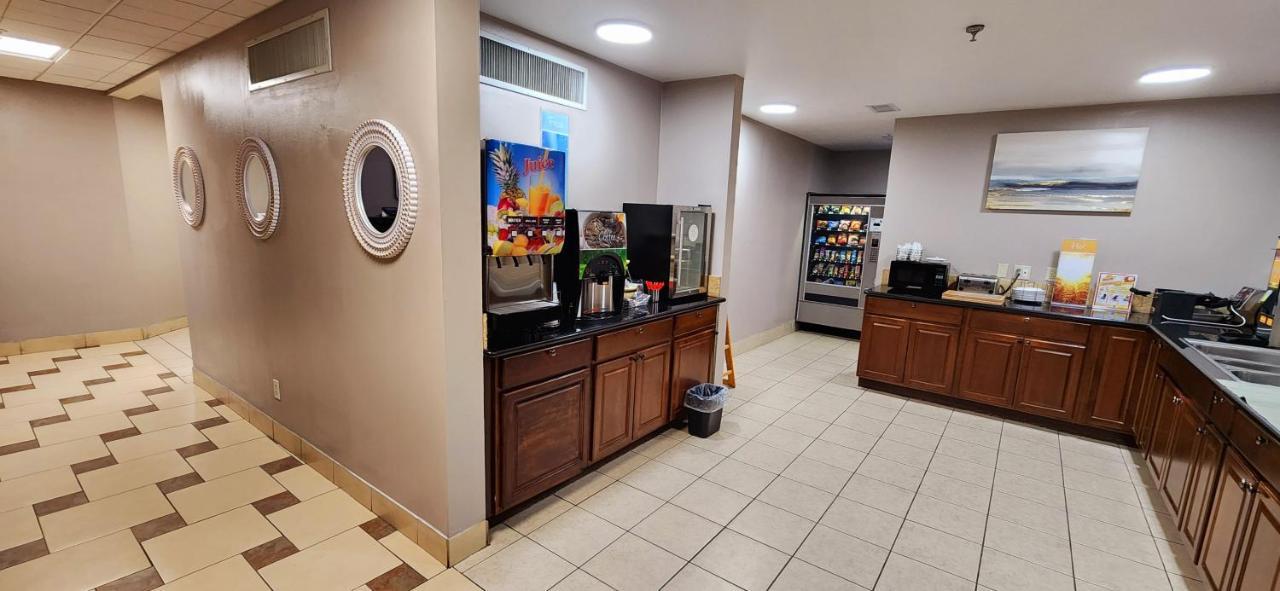 Quality Inn Brunswick Cleveland South Eksteriør billede